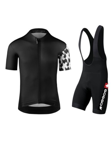 Equipación de ciclismo Assos: comodidad y frescura para tus rutas