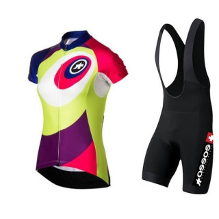 Conjunto de ciclismo Assos: comodidad y frescura para tus rutas