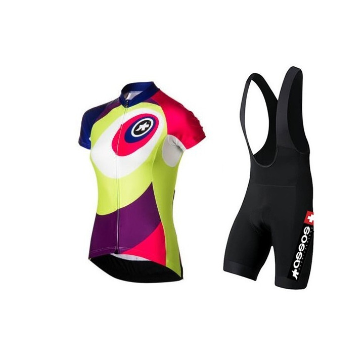 Conjunto de ciclismo Assos: comodidad y frescura para tus rutas