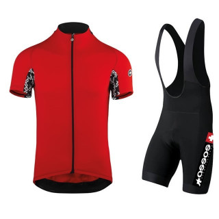 Conjunto de ciclismo Assos: comodidad y estilo para tus rutas de verano