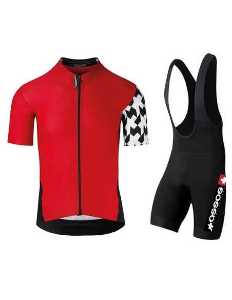Conjunto corto de ciclismo Assos: comodidad y frescura para tus paseos