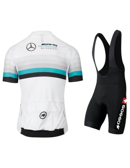 Equipación de ciclismo Assos: comodidad y estilo para tus rutas de verano
