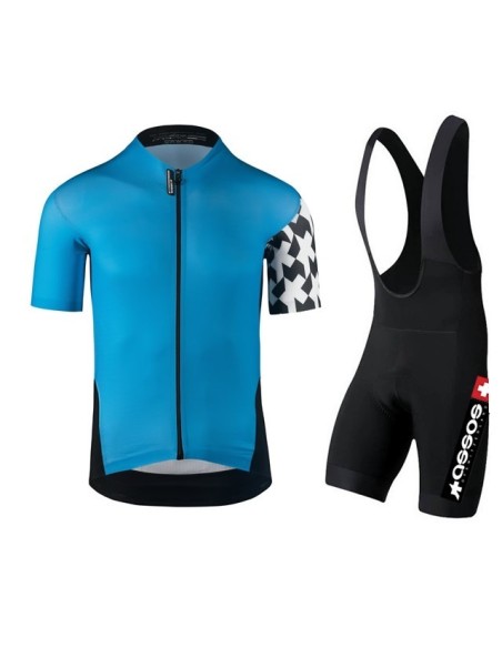 Conjunto de ciclismo Assos: comodidad y frescura para tus paseos