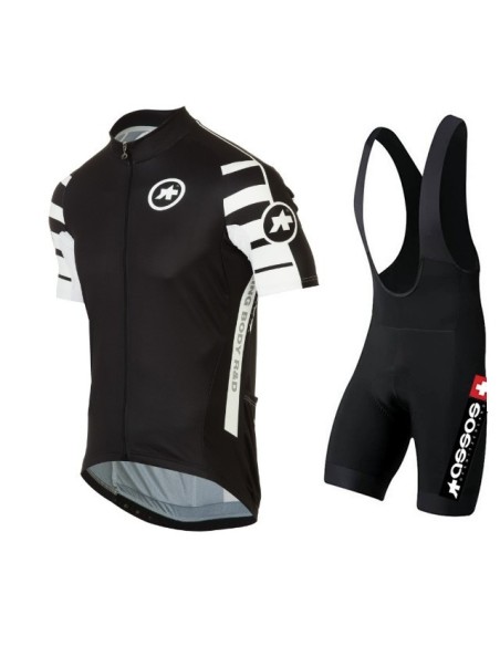 Equipación de ciclismo Assos: comodidad y frescura para tus paseos de verano