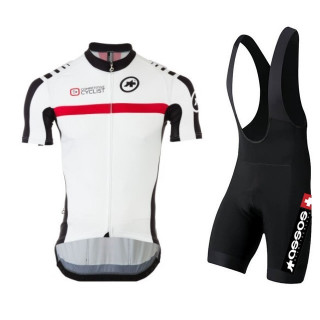 Conjunto corto de ciclismo Assos: comodidad y frescura para tus rutas