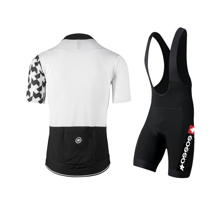 Conjunto de ciclismo Assos: calidad y comodidad para tus rutas veraniegas