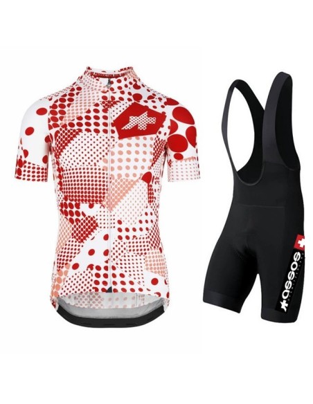 Equipación de ciclismo Assos: comodidad y estilo para tus rutas de verano