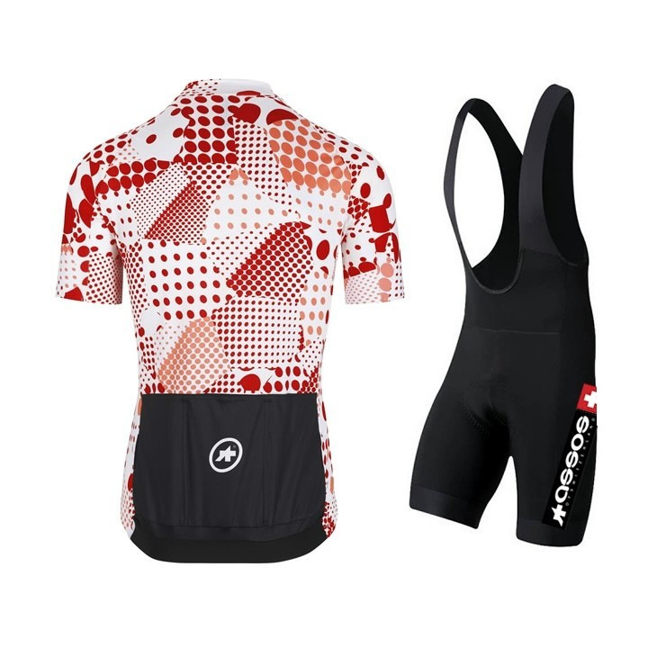 Equipación de ciclismo Assos: comodidad y estilo para tus rutas de verano