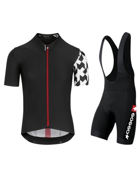 Conjunto de ciclismo Assos: comodidad y estilo para tus rutas