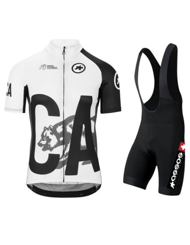 Conjunto de ciclismo Assos: comodidad y frescura para tus rutas