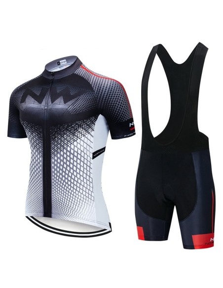 Conjunto de ciclismo Northwave: comodidad y frescura para tus rutas
