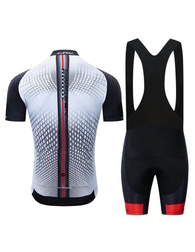 Conjunto de ciclismo Northwave: comodidad y frescura para tus rutas