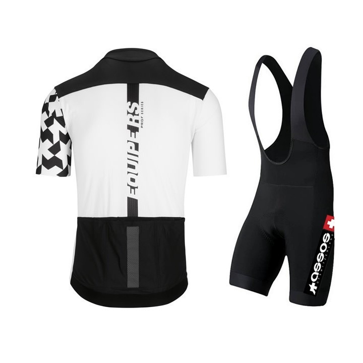 Equipación de ciclismo Assos: comodidad y frescura para tus rutas