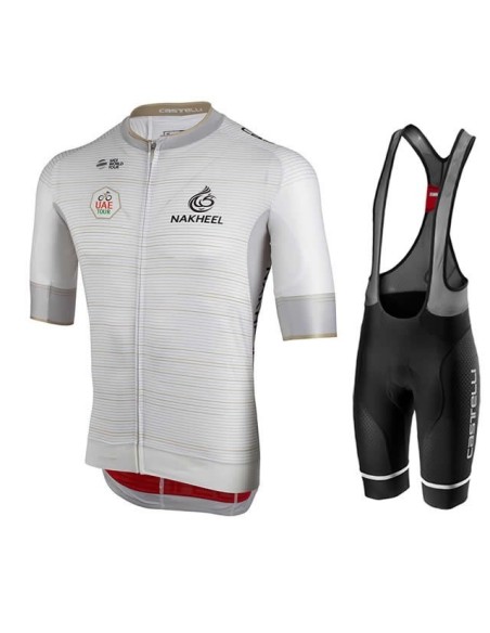 Equipación de ciclismo Castelli: comodidad y estilo para tus paseos de verano