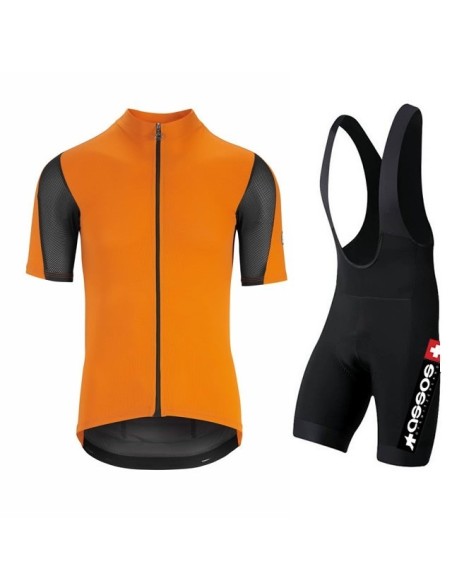 Conjunto de ciclismo Assos: comodidad y frescura para tus rutas
