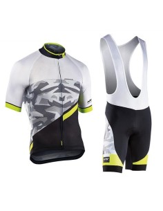 Conjunto corto de ciclismo Northwave: comodidad y frescura para tus rutas