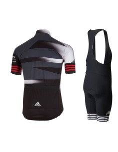 Conjunto de ciclismo Ghost: comodidad y estilo para tus rutas 2