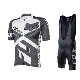 Conjunto corto de ciclismo Fox: comodidad y frescura para tus paseos