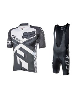 Conjunto corto de ciclismo Fox: comodidad y frescura para tus paseos