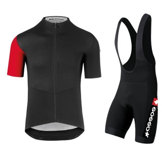 Conjunto de ciclismo Assos: comodidad y estilo para tus paseos de verano