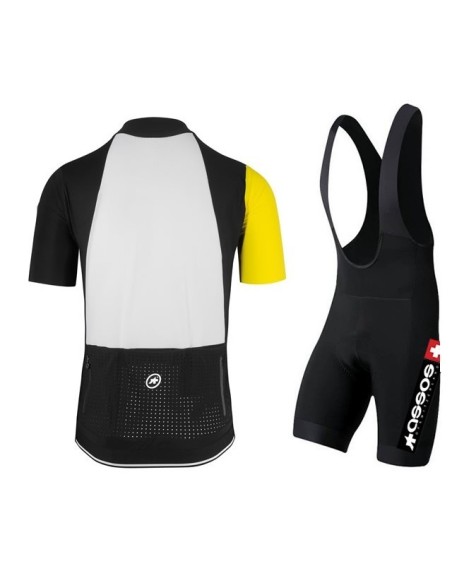 Conjunto corto de ciclismo Assos: comodidad y estilo para tus paseos