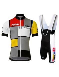 Conjunto corto de ciclismo Santini: comodidad y calidad para tus rutas