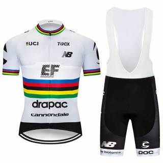 Equipación de ciclismo EF Education First: comodidad y calidad para tus paseos