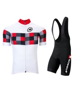 Conjunto corto de ciclismo Assos: comodidad y estilo para tus rutas