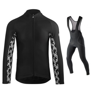 Equipación de ciclismo Assos: comodidad y estilo para tus rutas largas