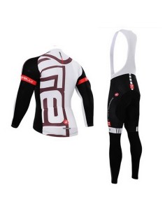 Equipación térmica Castelli para ciclistas que buscan comodidad y estilo 2