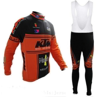 Equipación de ciclismo térmica KTM: comodidad y calidad para tus rutas