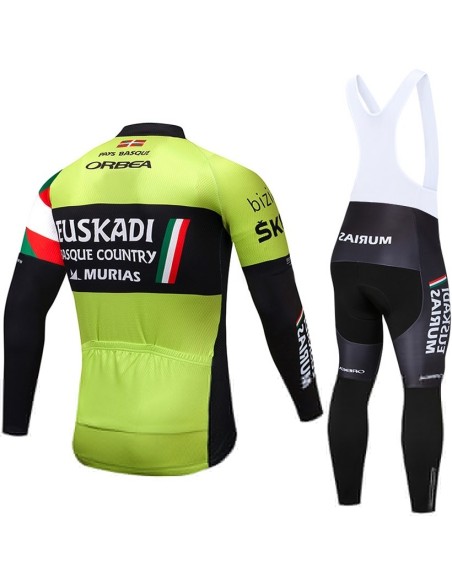 Equipación térmica de ciclismo Euskadi Murias: comodidad y estilo para tus rutas