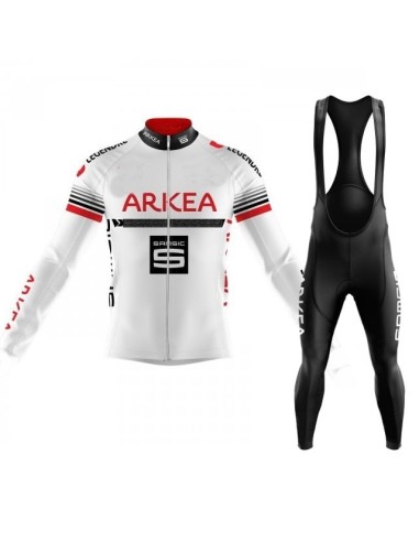 Equipación Térmica Arkea para Ciclismo: Comodidad y Estilo en Cada Pedalada