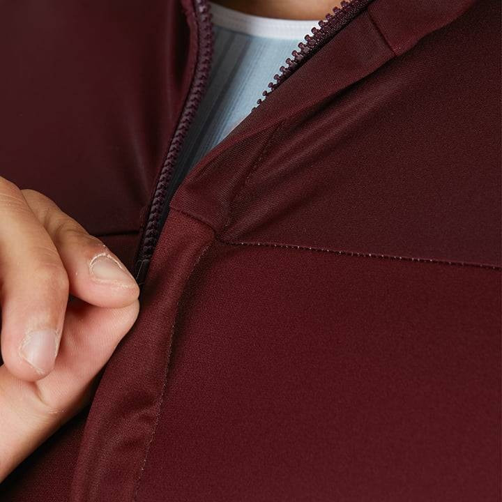 Maillot corto rojo SPORTFUL Classics para ciclistas con estilo y comodidad