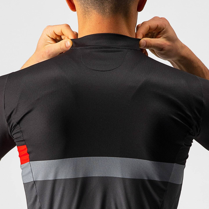 Maillot corto CASTELLI A Blocco en negro y gris, comodidad y estilo para tus rutas