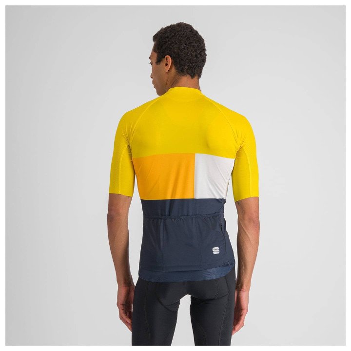 Maillot corto Snap amarillo y azul oscuro de SPORTFUL, comodidad y estilo para tus rutas en bici