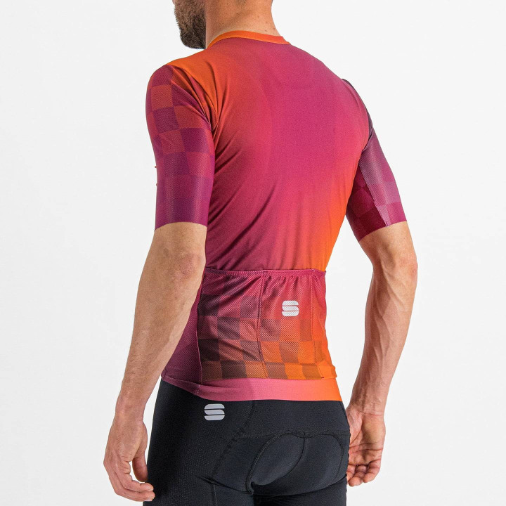 Maillot corto Sportful Rocket naranja y fucsia, ideal para ciclistas que buscan frescura y estilo