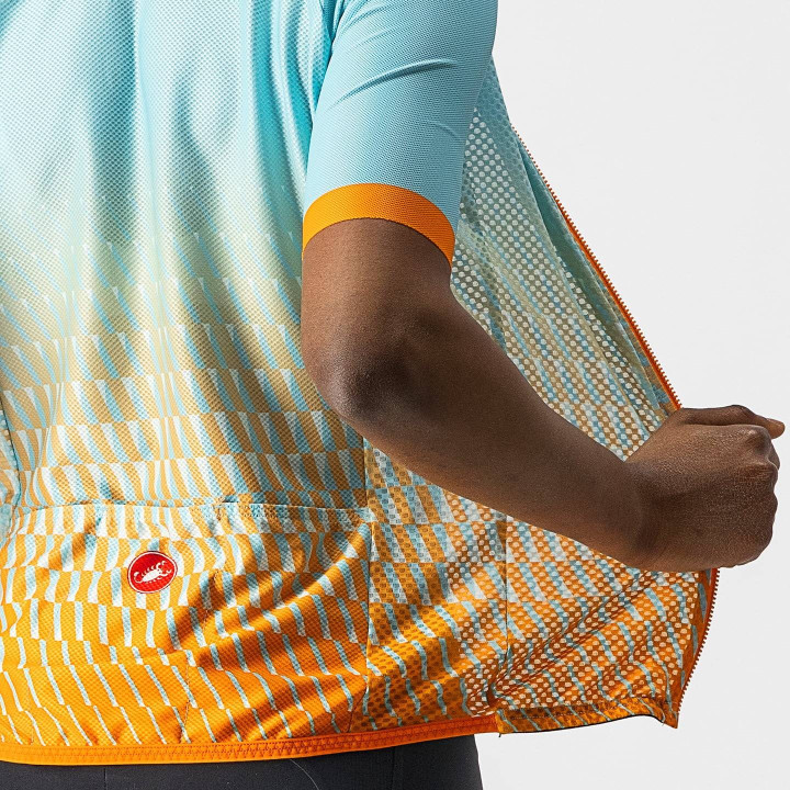 Maillot corto mujer Castelli Climber's 2.0 en naranja y azul claro, ideal para tus rutas de montaña