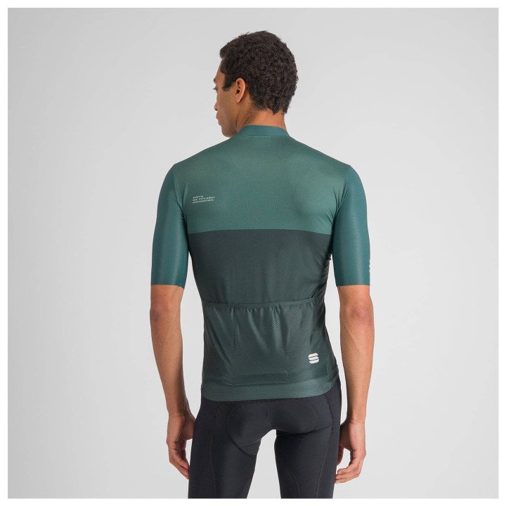 Maillot corto verde SPORTFUL: comodidad y estilo para tus rutas en bici