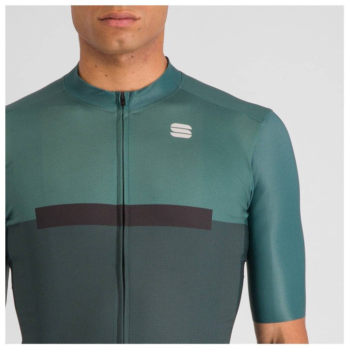 Maillot corto verde SPORTFUL: comodidad y estilo para tus rutas en bici