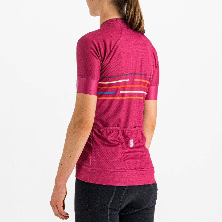 Maillot corto fucsia para mujer de SPORTFUL, comodidad y estilo en cada pedalada