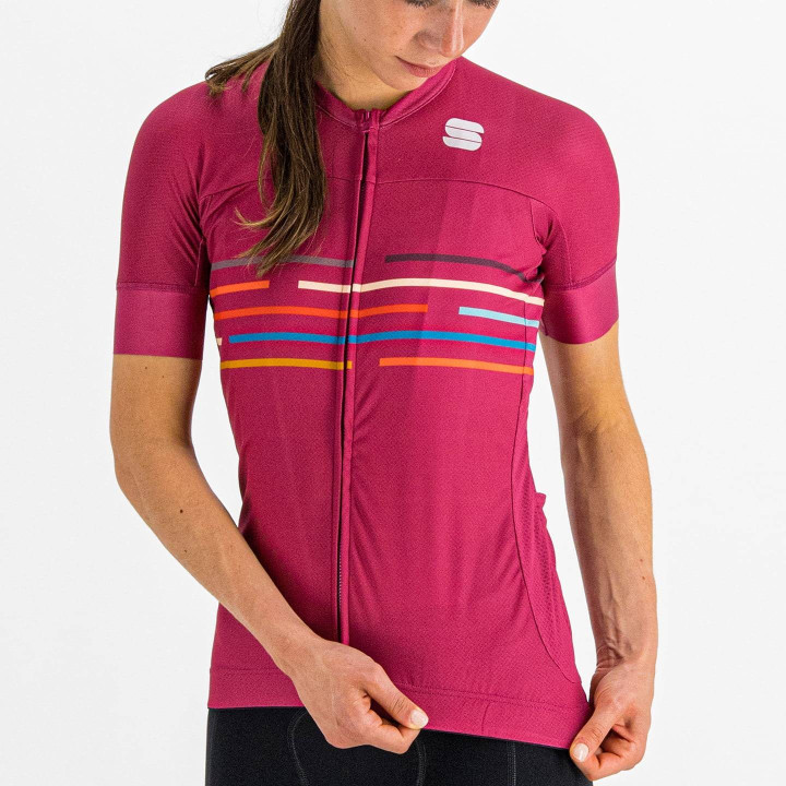 Maillot corto fucsia para mujer de SPORTFUL, comodidad y estilo en cada pedalada