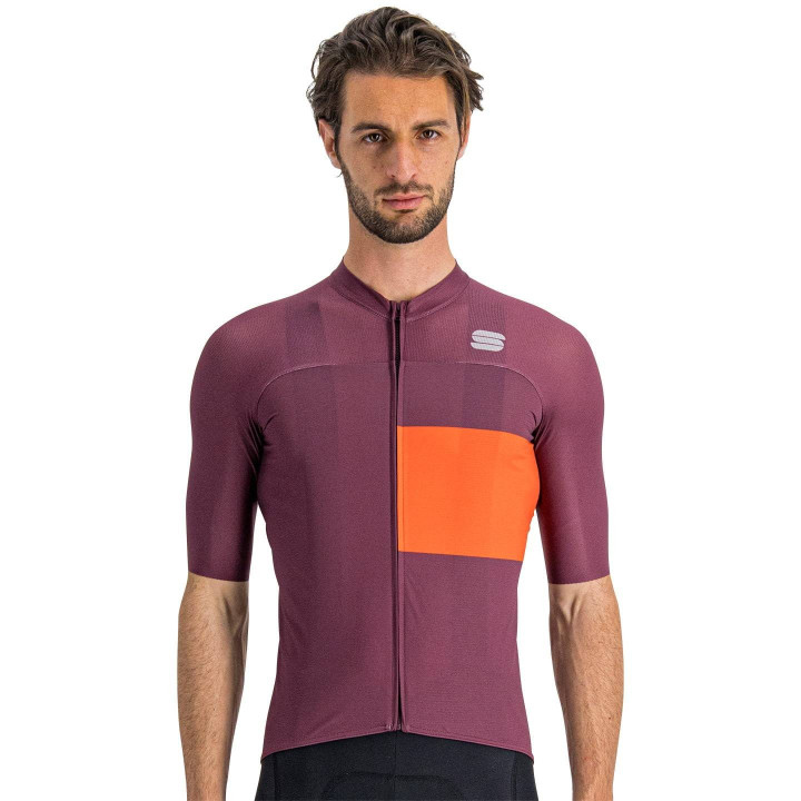 Maillot corto Sportful Snap lila y rojo: comodidad y estilo para ciclistas