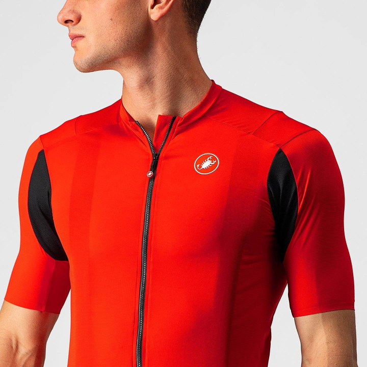 Maillot corto rojo Superleggera 2 de Castelli, ideal para tus rutas en bici