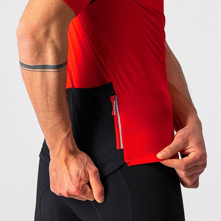 Maillot corto rojo Superleggera 2 de Castelli, ideal para tus rutas en bici