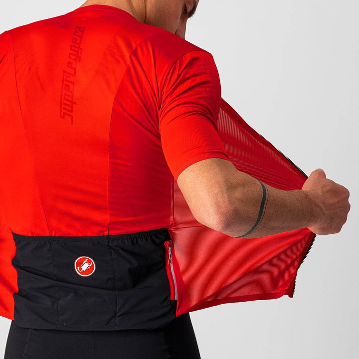 Maillot corto rojo Superleggera 2 de Castelli, ideal para tus rutas en bici