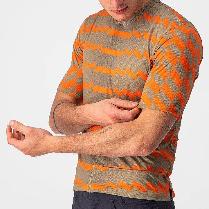 Maillot corto CASTELLI Unlimited Sterrato en naranja y oliva para tus rutas en bici