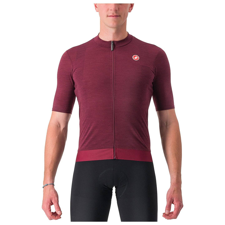 Maillot burdeos Essenza de Castelli: estilo y comodidad para tus rutas en bici