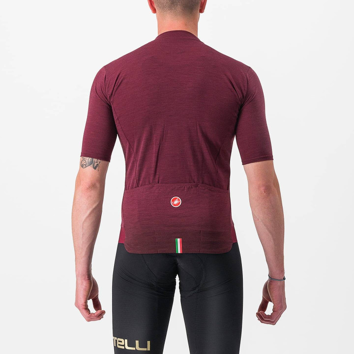 Maillot burdeos Essenza de Castelli: estilo y comodidad para tus rutas en bici