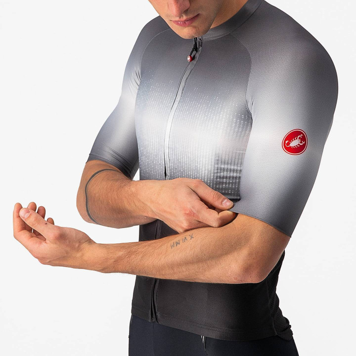 Maillot corto Aero Race 6.0 de CASTELLI: estilo y frescura en cada pedaleo